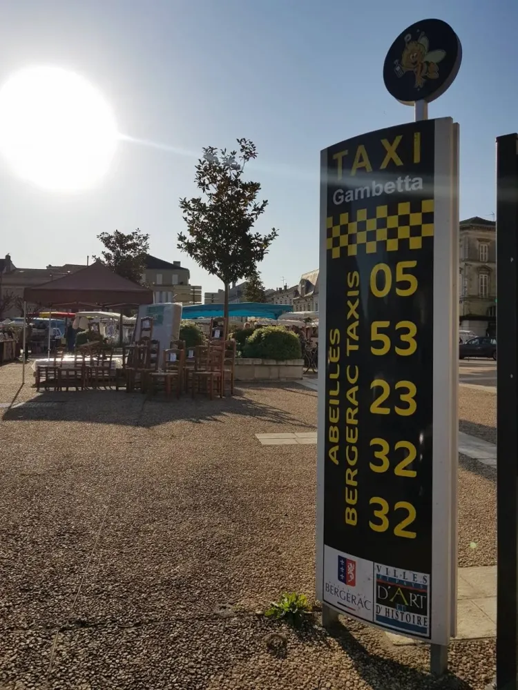 Panneau publicitaire de taxi